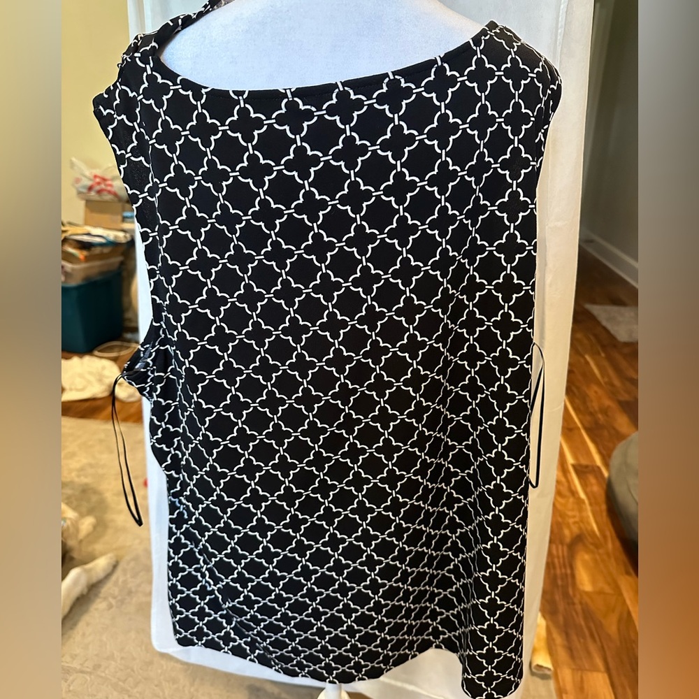 Woman Charter Club Shell